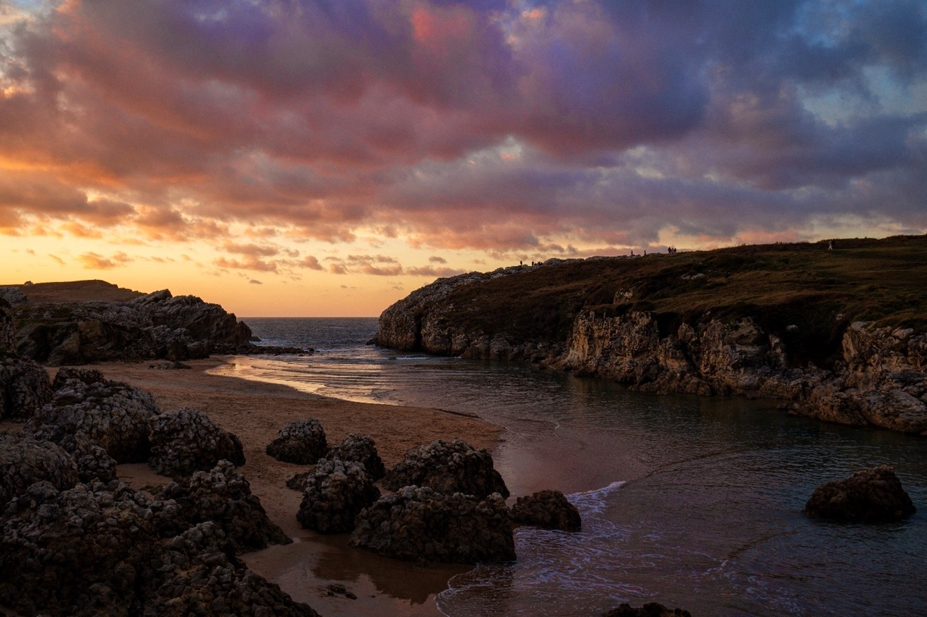 FOTO: Atardecer en el Área de La Virgen del Mar, Costa Quebrada | UNESCO | © Natalia Magdalena