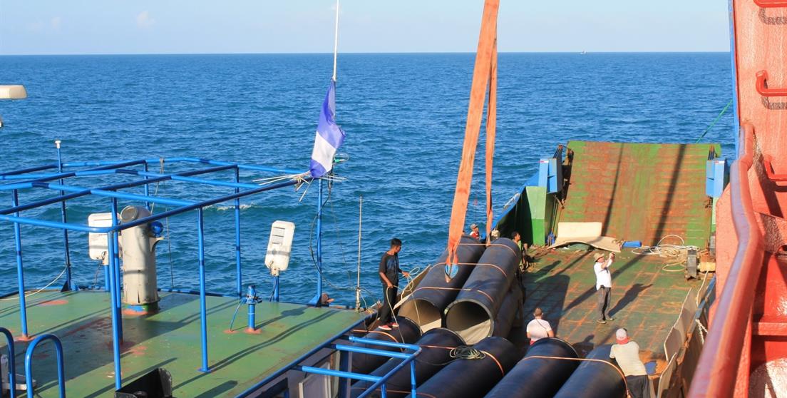 Foto AECID Nicaragua. Desembarco tuberías PISASH