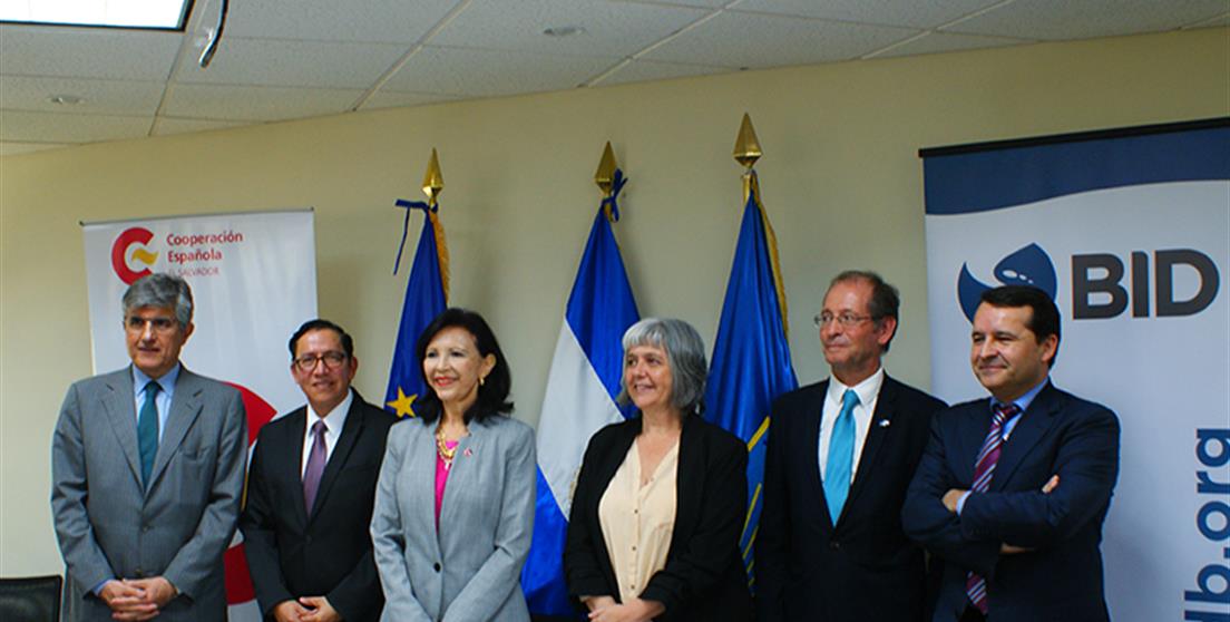 autoridades presentes en el evento