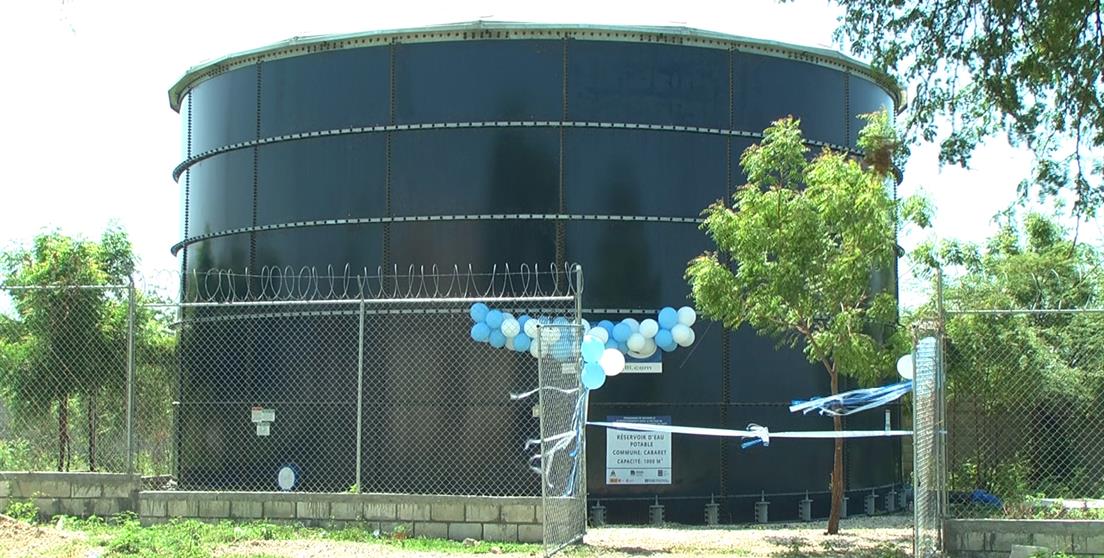 Depósito de agua en el suroeste de Haití
