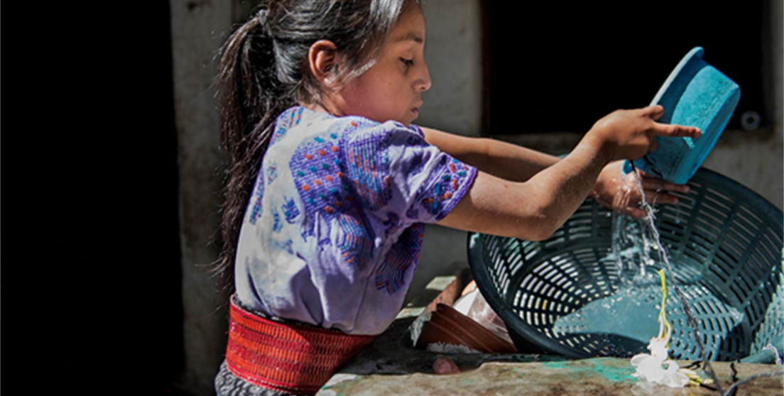 Beneficiaria de un programa de agua en Xesampual