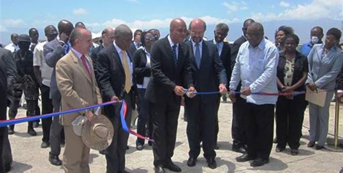 Planta de tratamiento de aguas residuales con el apoyo de España