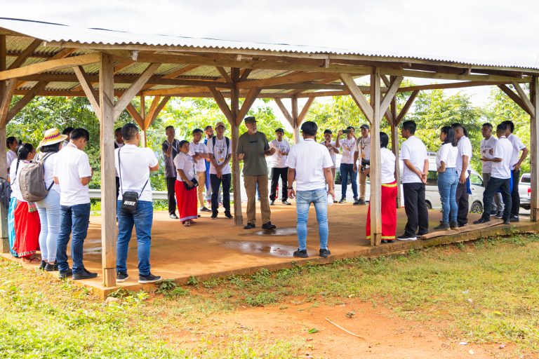 Foto 4 Jóvenes de la Comarca Ngäbe-Buglé fueron capacitados en realización de documentales audiovisuales en el marco del Programa de Acceso Universal a la Energía