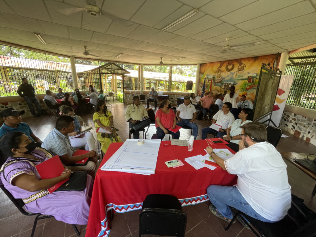 Foto 2 de la noticia La Cooperación Española en Panamá reúne en San Félix a actores públicos, privados y de la sociedad civil para articular respuestas coordinadas ante los retos de la Comarca Ngäbe-Buglé