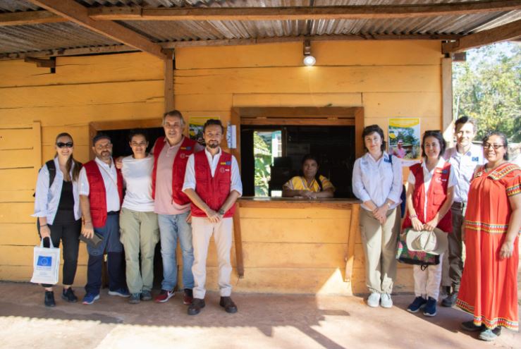 Visita a Sra. Paula Miranda, mujer emprendedora, encargada de brindar la atención a los usuarios en el Centro Luz en Casa de Cerro Puerco.
